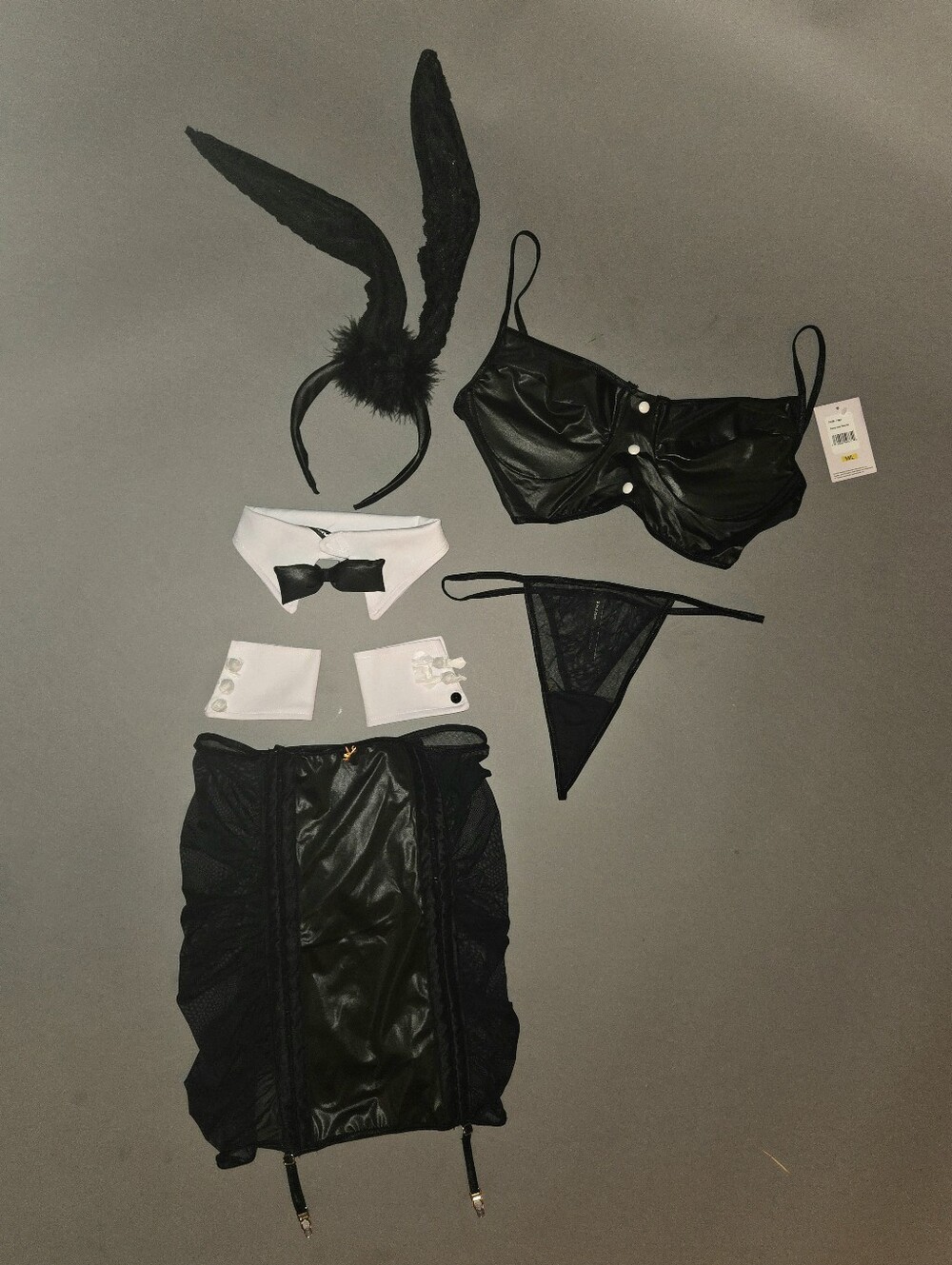 New With Tagss 7 Piece Playboy Bunny Costume